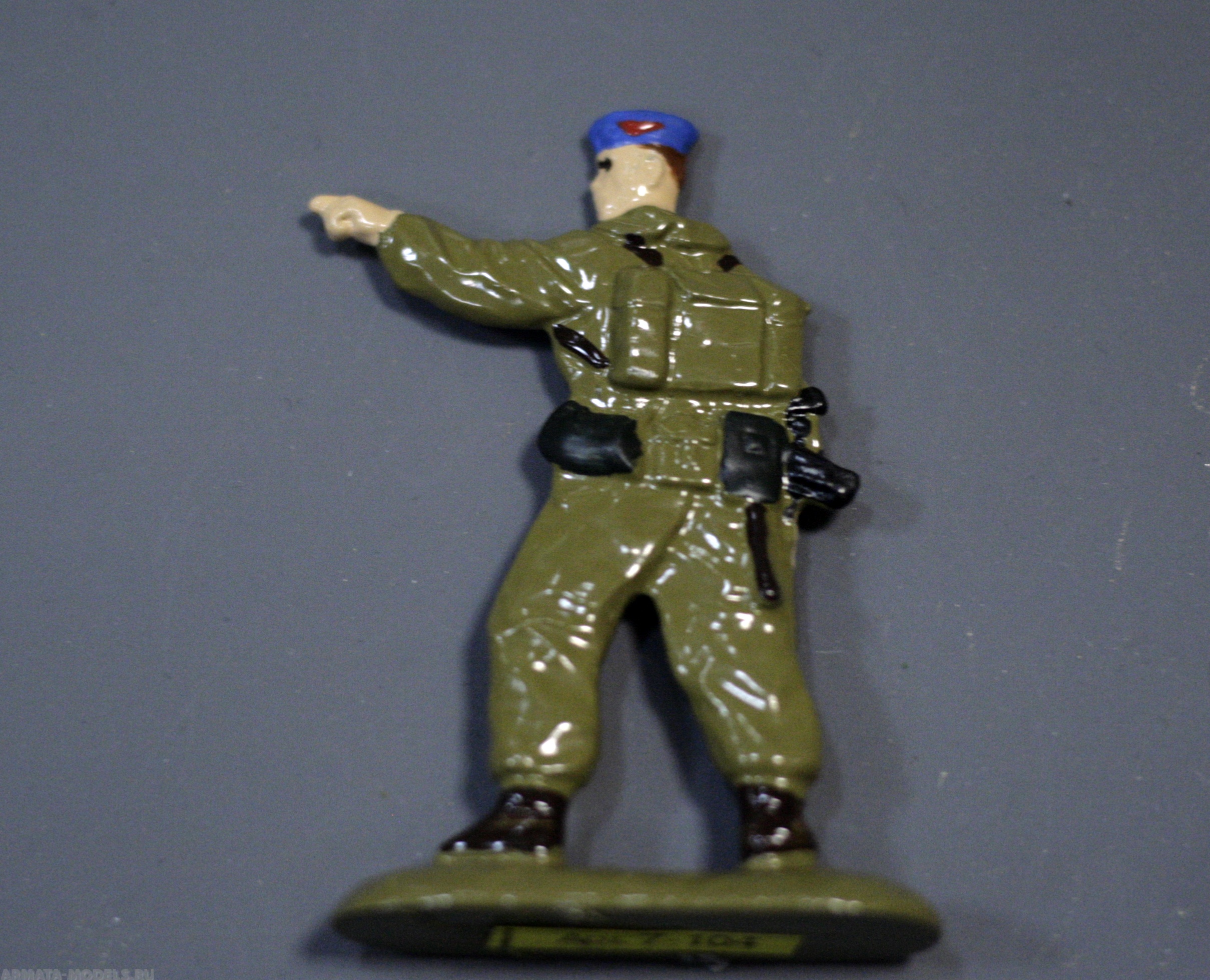 7-104 окрашеная фигура ВДВ. Командир Солдатики "Ура"
