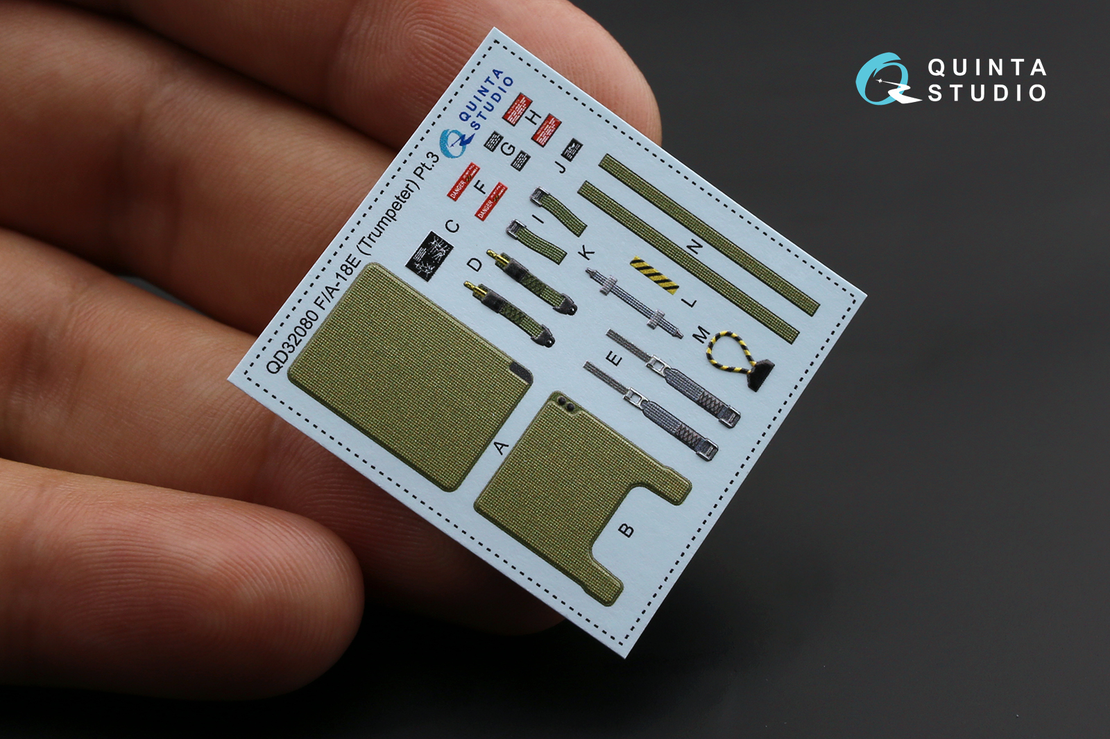 QD32080 3D Декаль интерьера кабины F/A-18E (для модели Trumpeter)