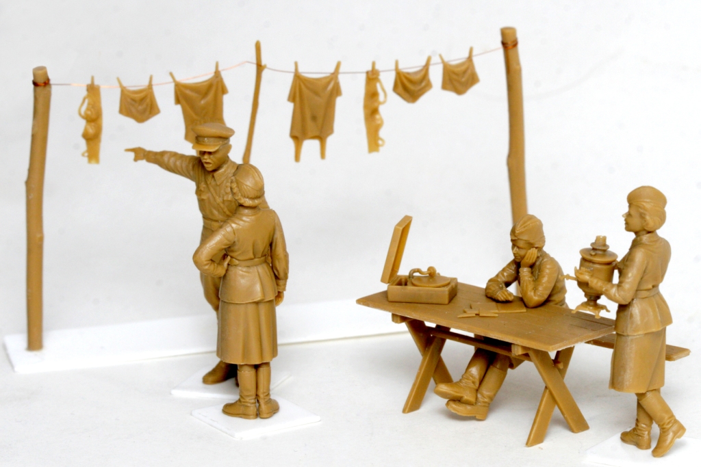 Набор фигурок 35621 Фигуры Советские женщины-военнослужащие, 1941-1942г (А зори здесь тихие) ICM