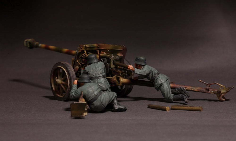 3529SOGA Pak 40 crew,1943 SOGA Miniatures