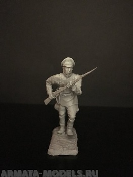 5105ТБ Рядовой Корниловских ударных полков бегущий в атаку