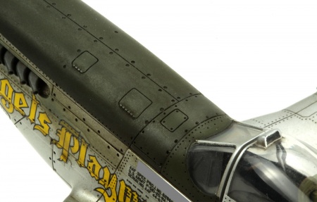 LS-009 North American P-51D Mustang `Yellow Nose` Meng