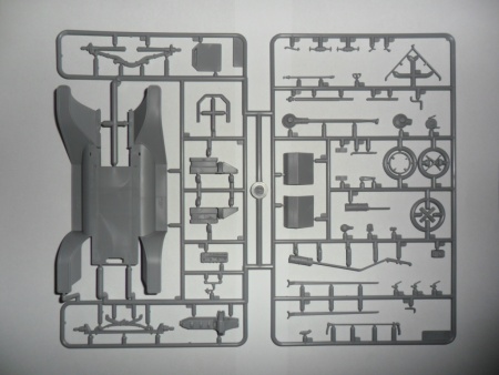 24007 Команда Форда, набор фигур и автомобиль Model T 1913 Roadster ICM
